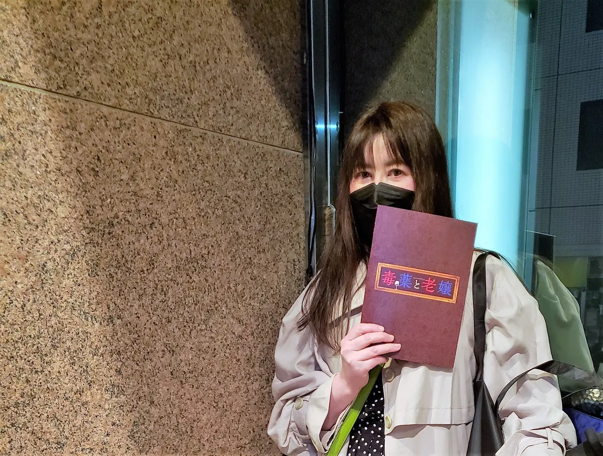 新橋演舞場の前