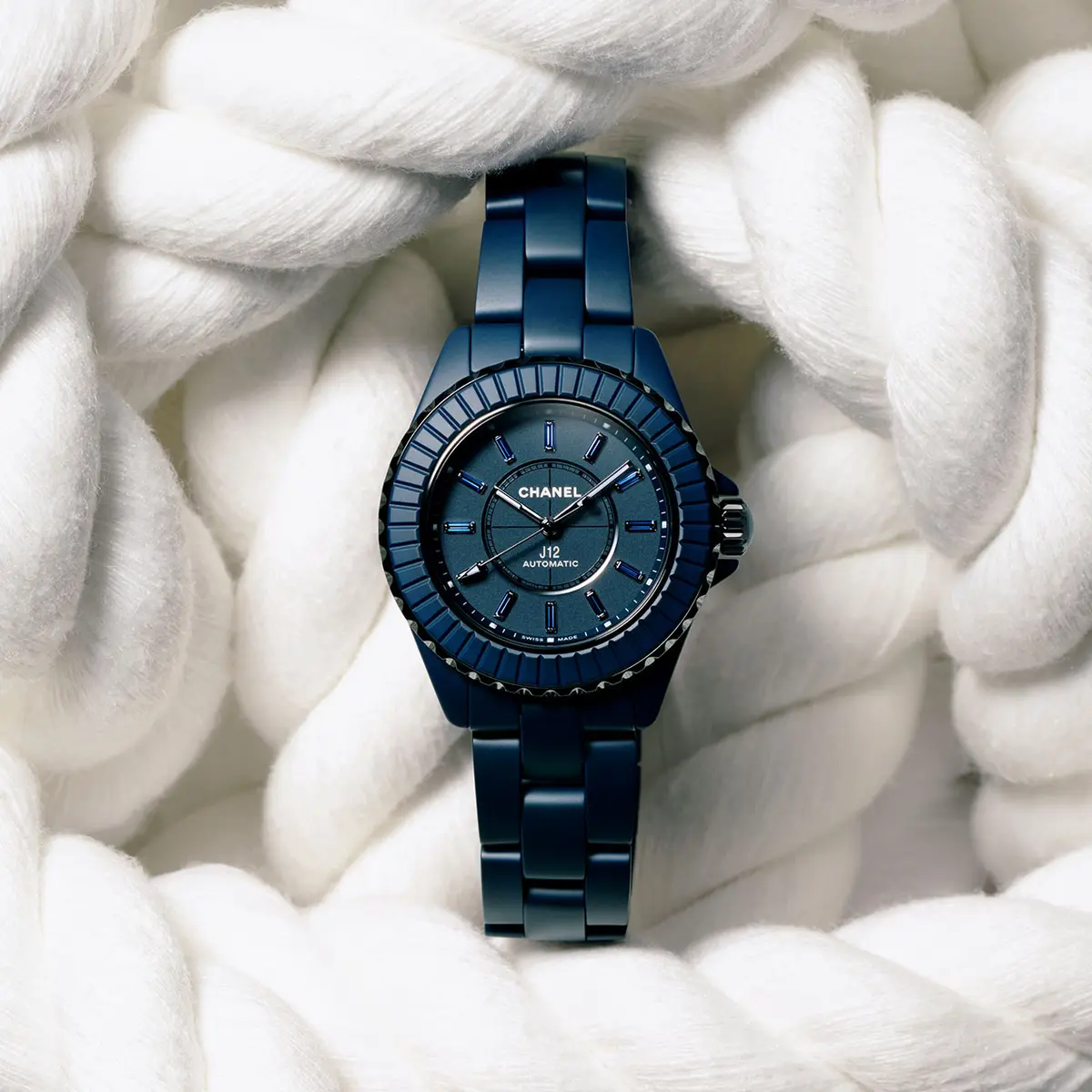 「21世紀のアイコンウォッチ」が 海を思わせる深遠な青の輝きをまとう