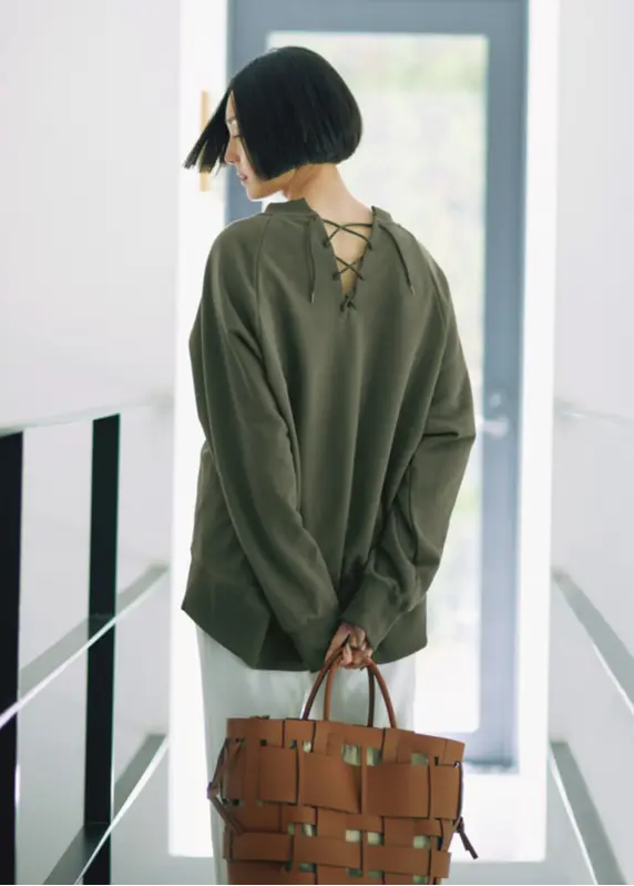 SOLto バックレースアップスウェット