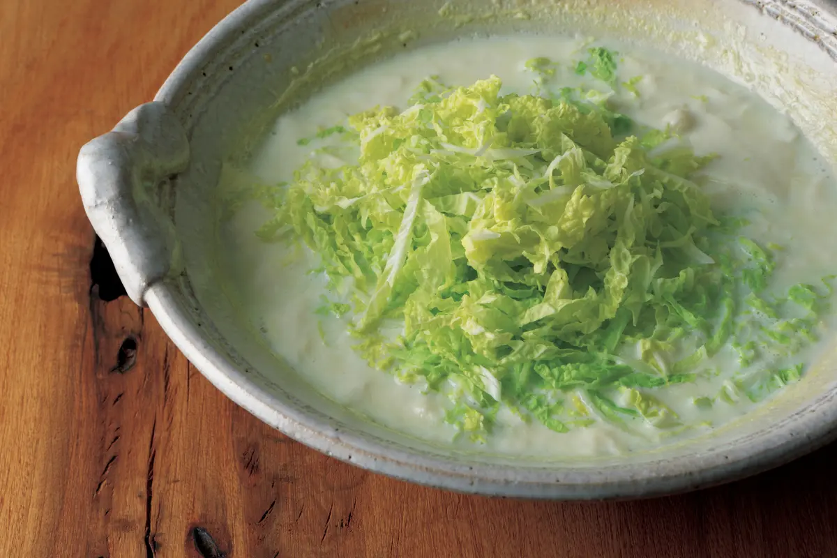 料理家 ウー・ウェンさんの豆乳と白菜の葉、豆腐の鍋レシピ