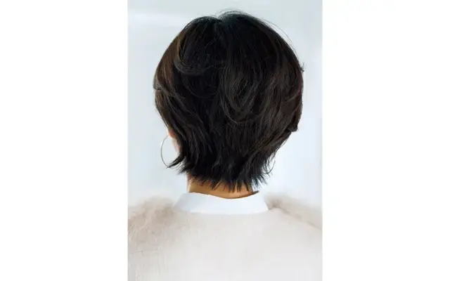 【50代髪型・ヘアスタイル】“こなれショート”でイメチェン成功！エクラ華組・高田季世子さんの素敵ヘア