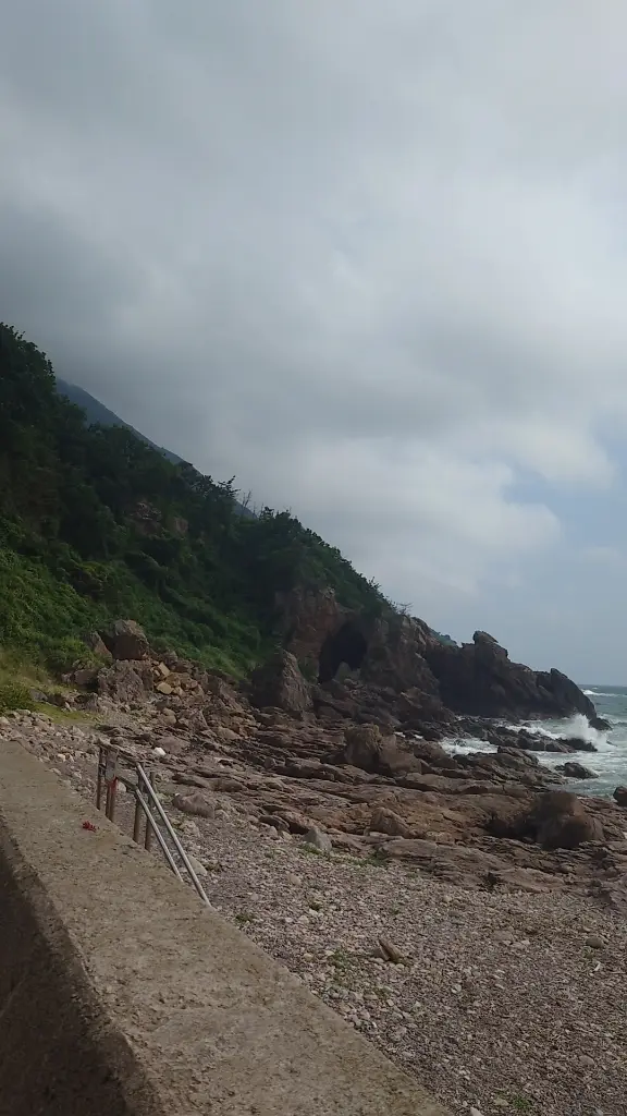 カンカネ洞への道