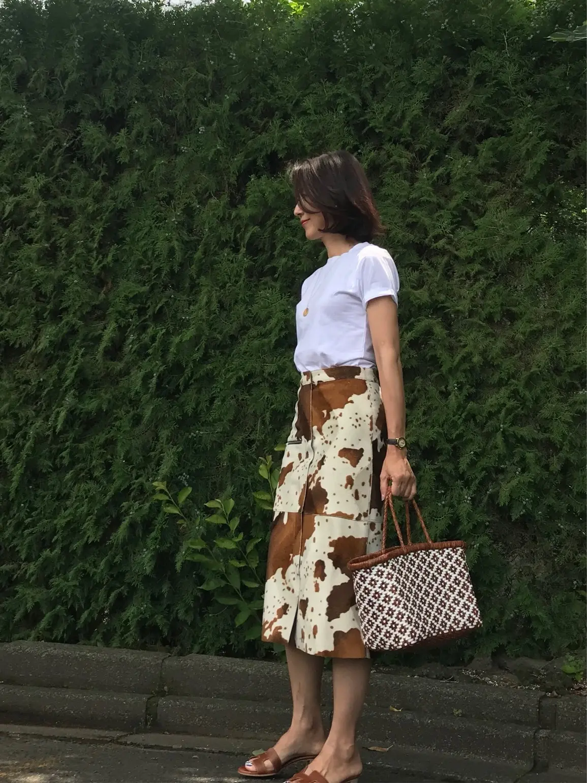 シンプルTにはひとくせアイテム合わせたいの画像_4