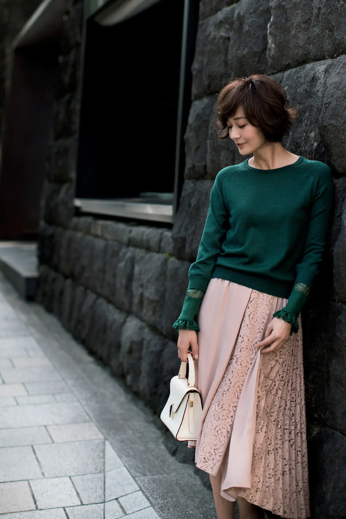 カジュアル、辛口、女らしい！アラフィーのの画像_5