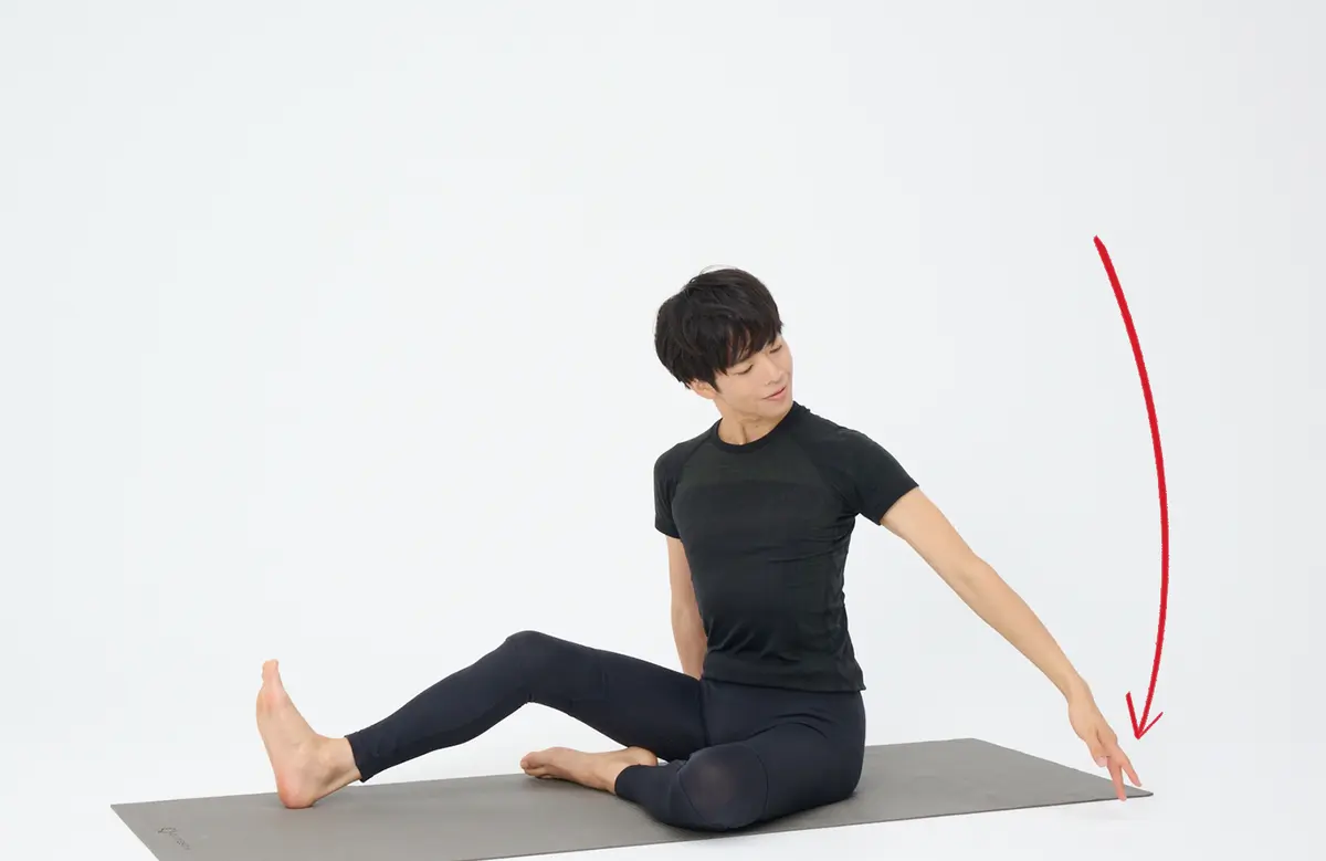 OurAge×Webエクラ　背中伸ばし腕回し_06