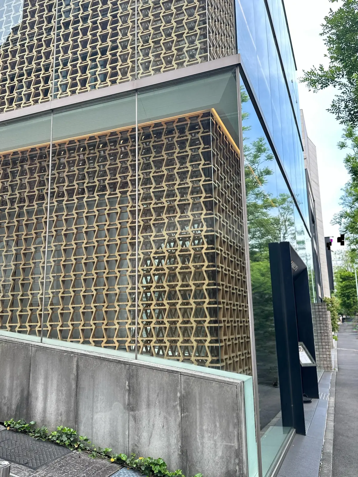 大人のための上質空間──表参道『レクサスの画像_2