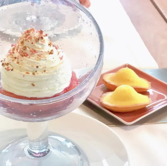 ピーチメルバとフィナンシェ