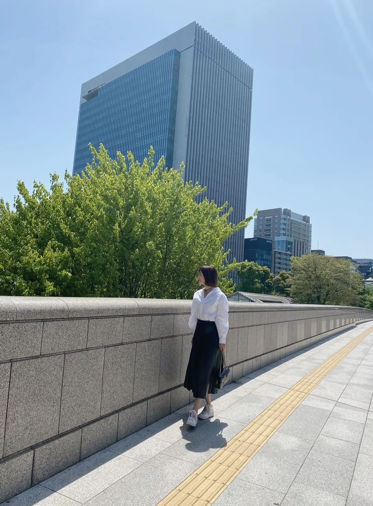 秋へつなぐ白シャツコーデ 2選 の画像_8