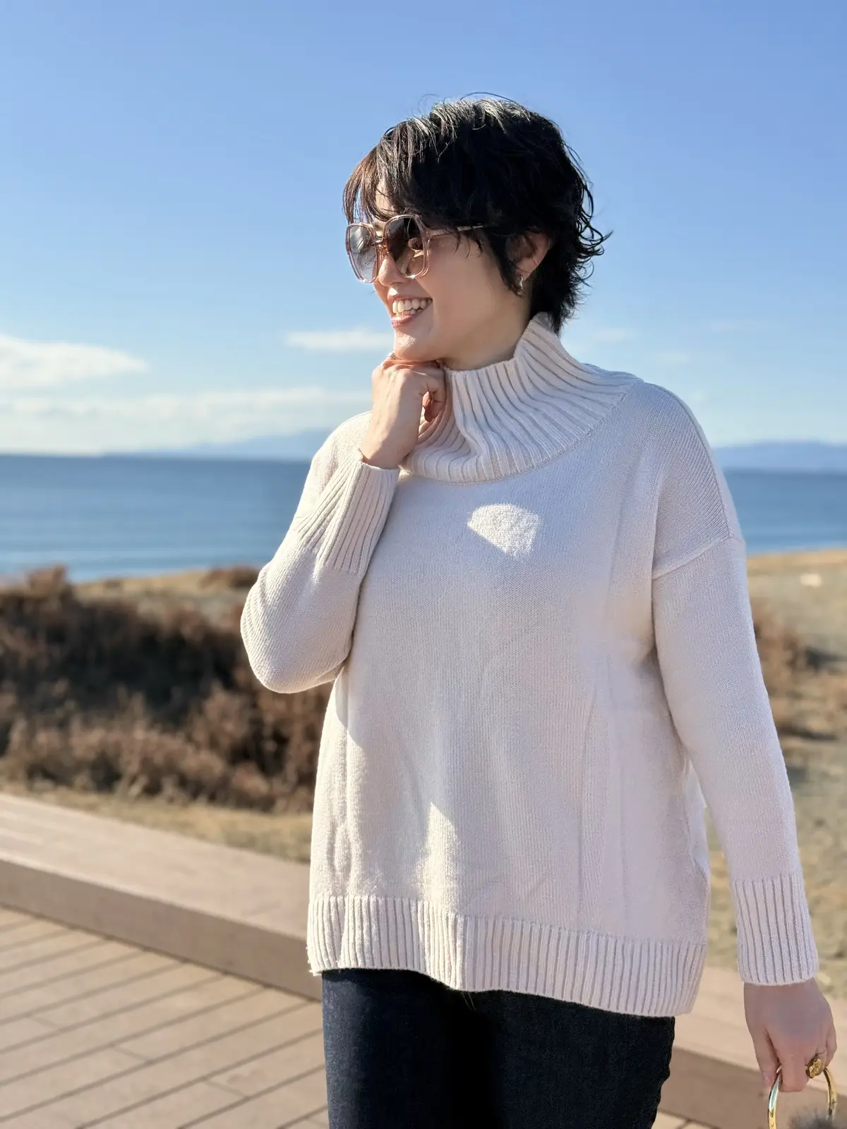 エクラ華組水口宜子さん　水口宜子　イーバイエクラ　ボトルネックニット