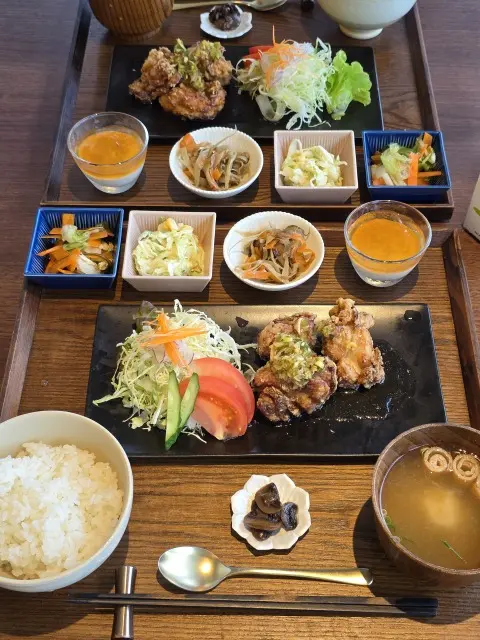 鎌田醤油のカフェでランチの画像_1