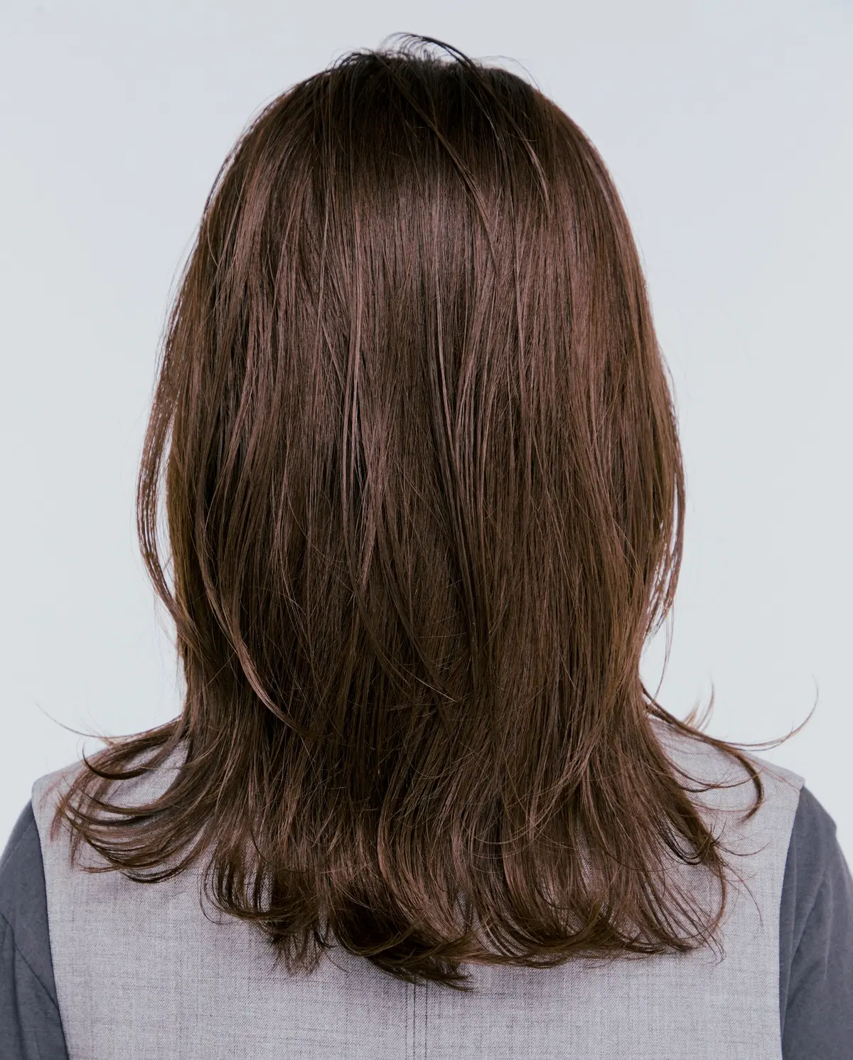 うねりやゴワつきを目立たなくする“質感調整”ヘアカラー　BACKの写真