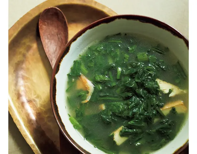 冬野菜の滋味を頂く「春菊と厚揚げのスープ」と「れんこんと豆乳のスープ」