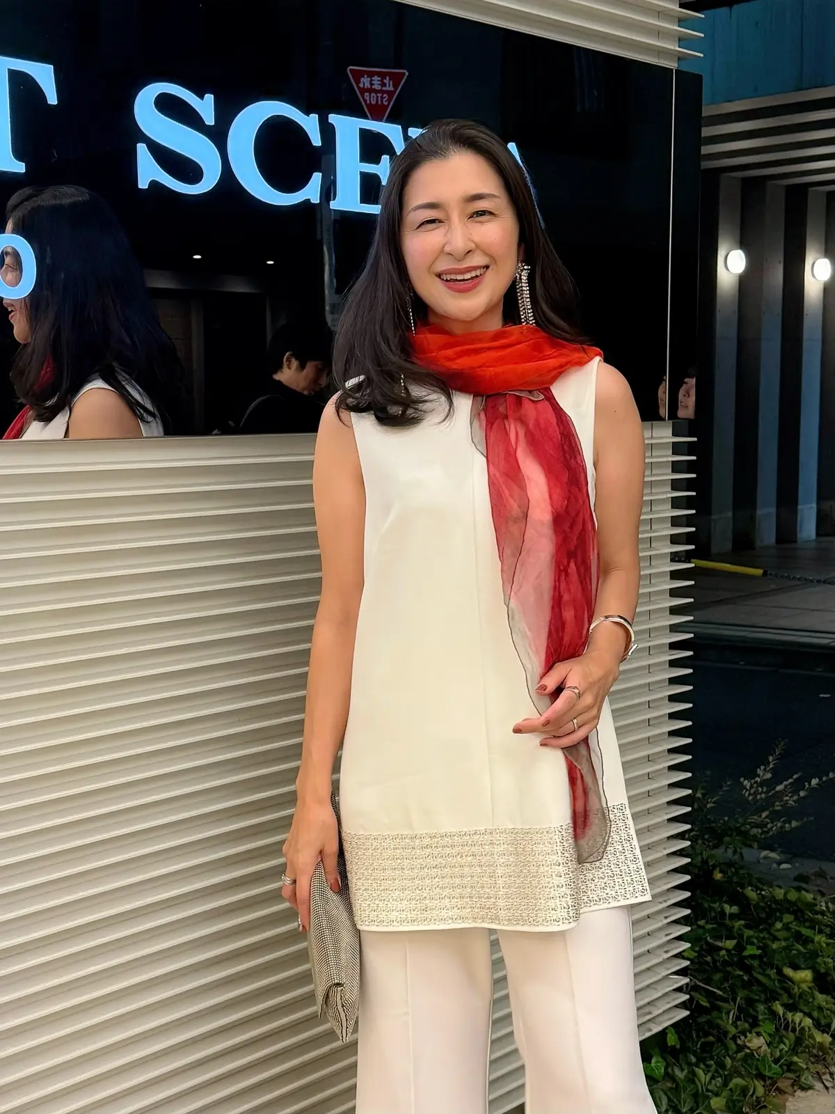 【H&M】白パンツドレスで「ソワレ・ドゥの画像_5