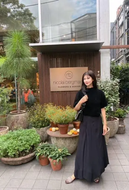 全身ブラックコーデ