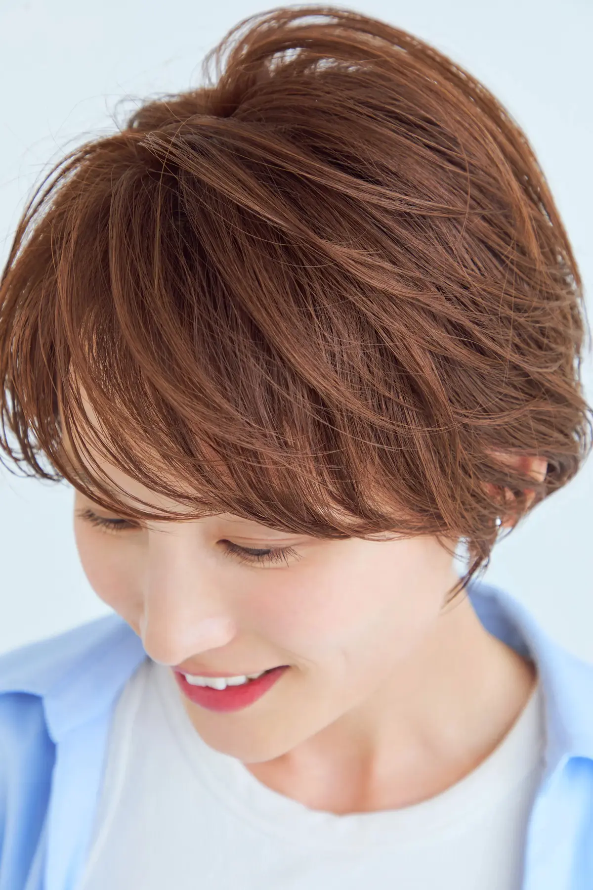 洗練さを狙うならコンパクトなシルエット一択。ニュアンスが光る大人ショート