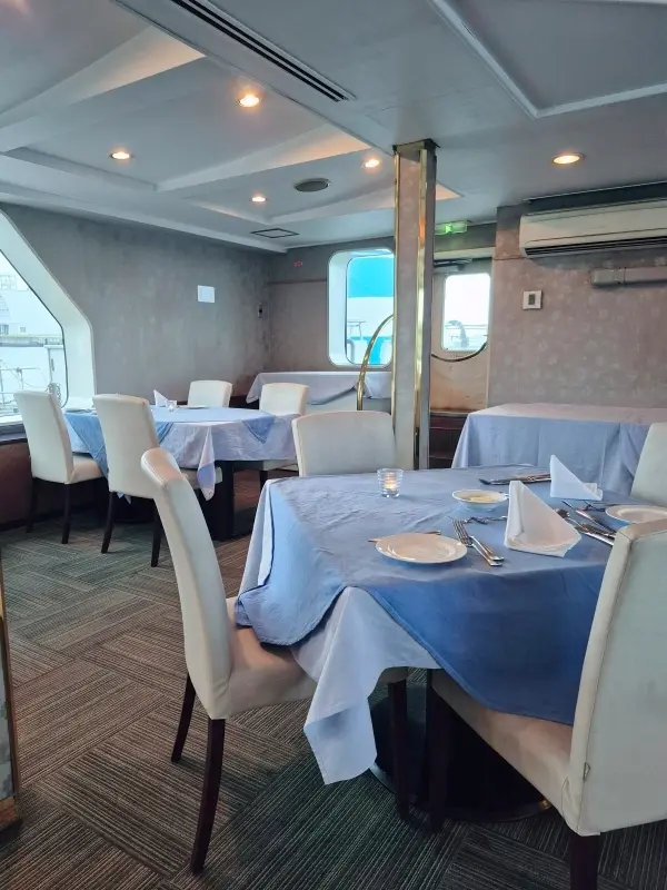 横浜開港記念日クルージング：豪華ディナーの画像_3