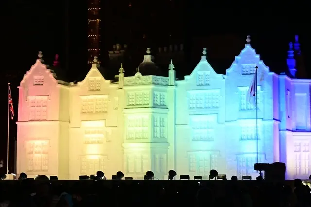 さっぽろ雪まつり大通り会場7丁目　HBC広場