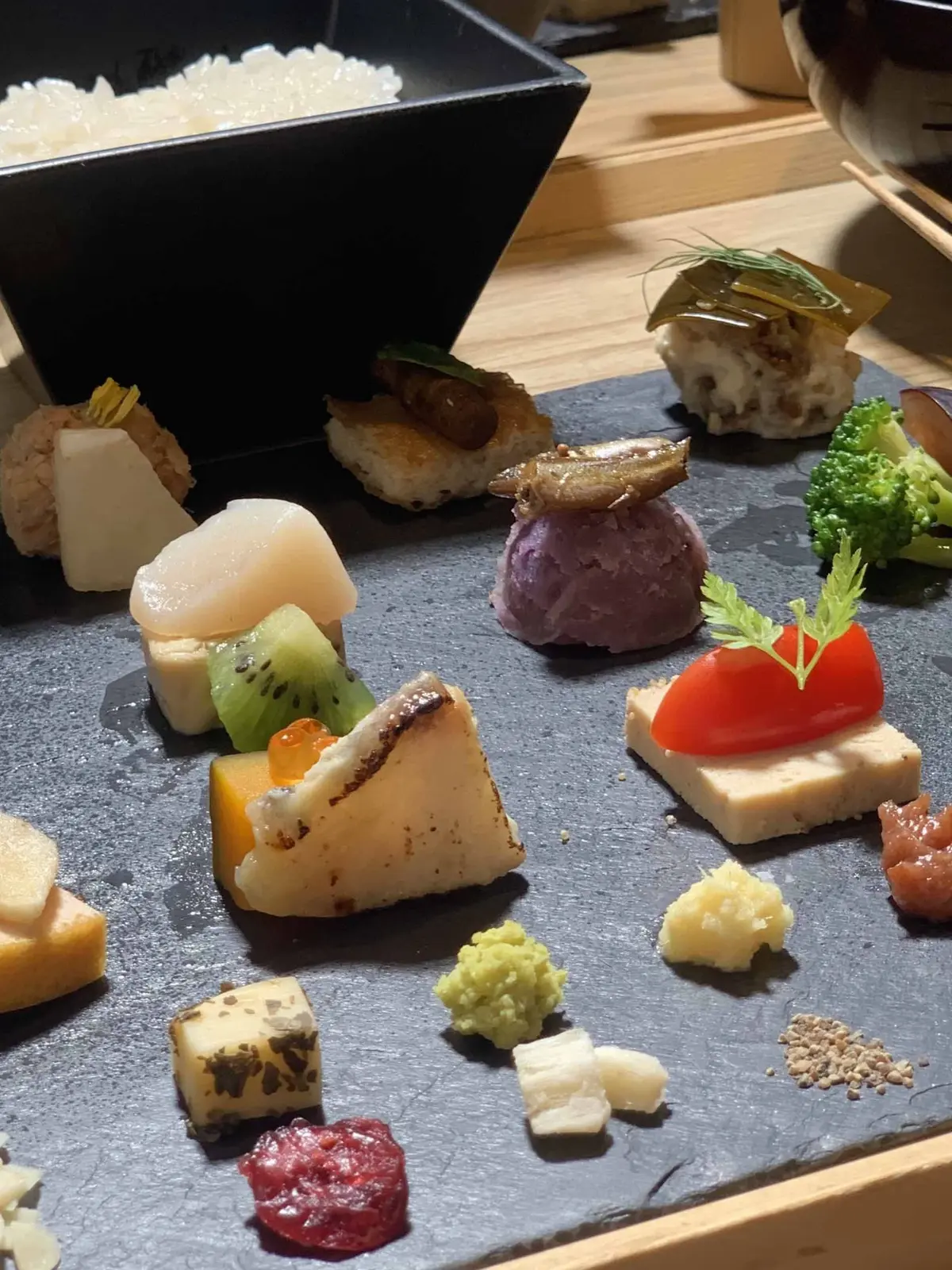 京都　ランチ　お寿司　AWOMB 烏丸本店