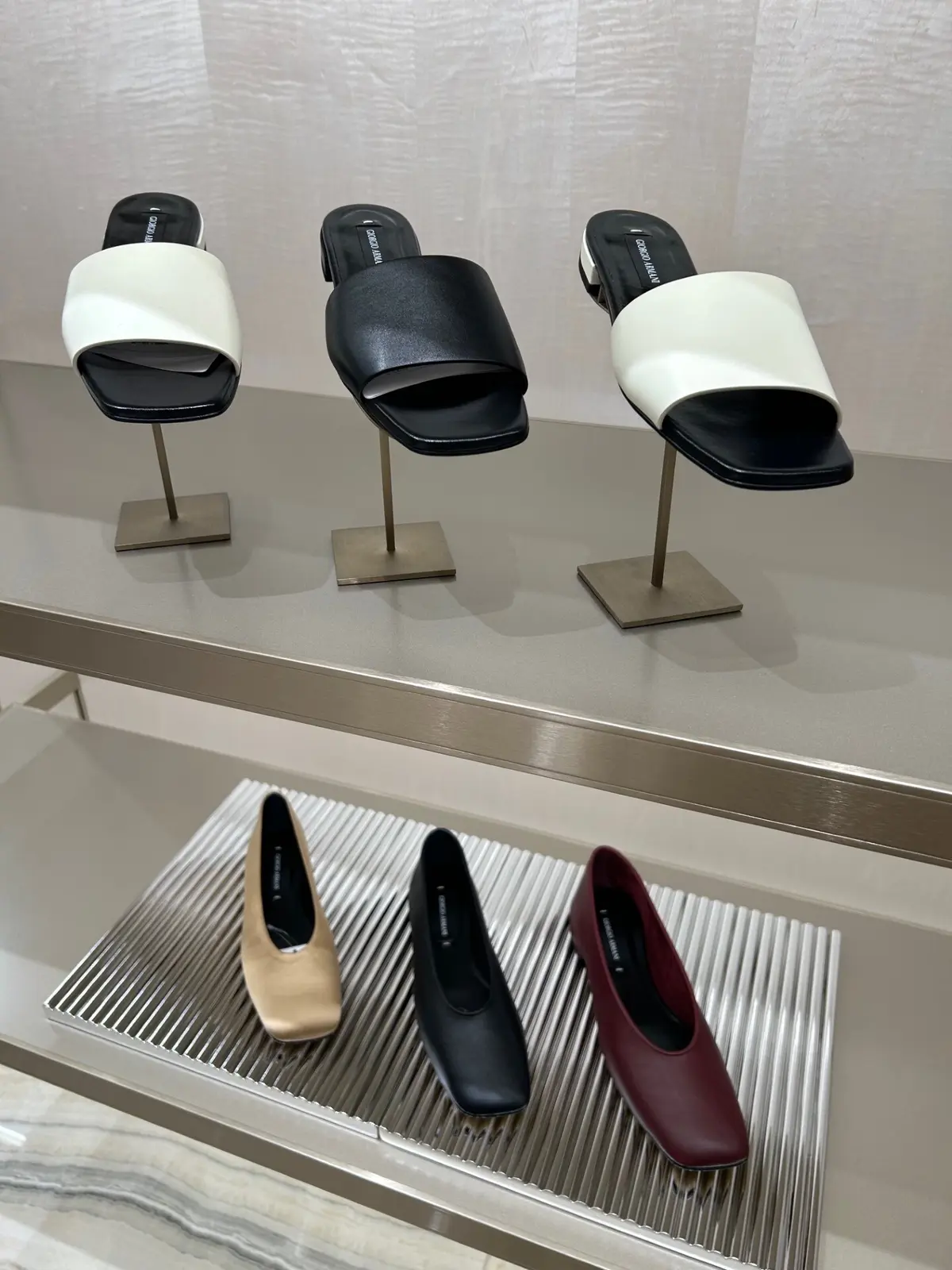 ジョルジオ アルマーニ 表参道店　２階