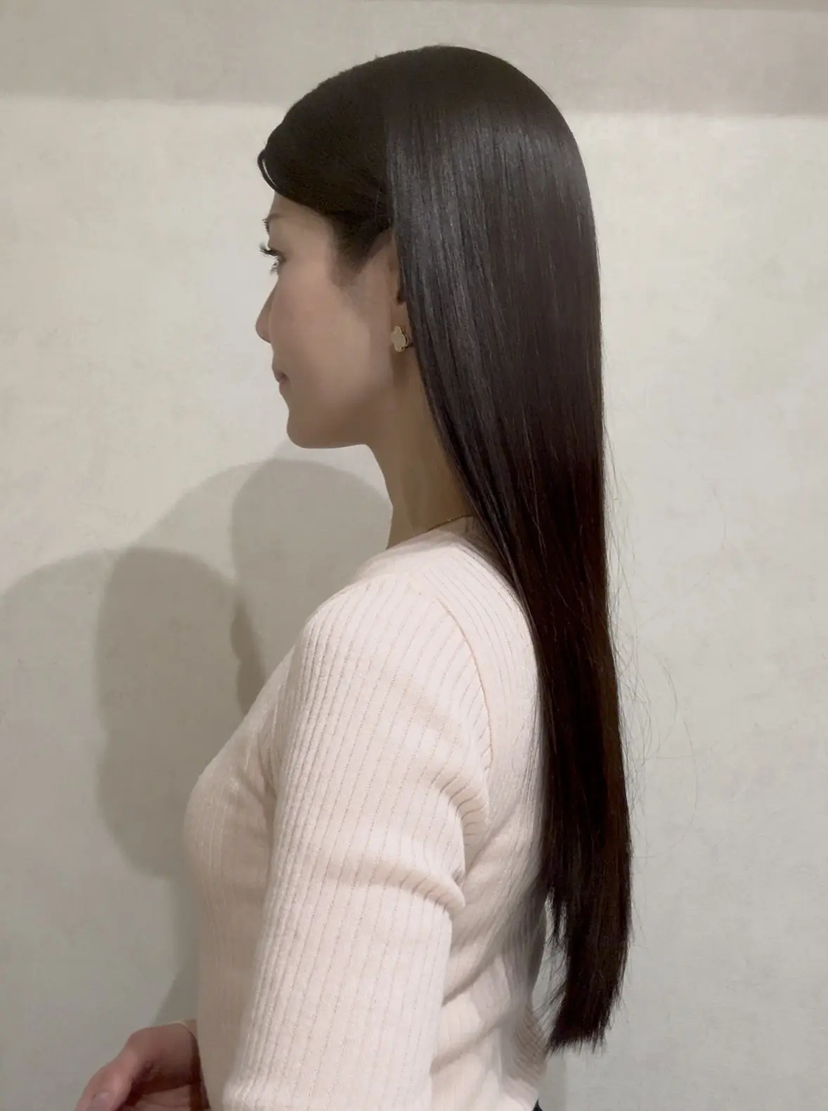 年齢を重ねても、ロングヘアを続けている理の画像_2