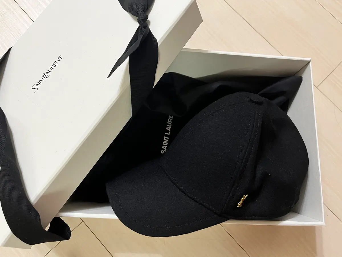 寒い季節にオススメのYSLのキャップ🍂の画像_1