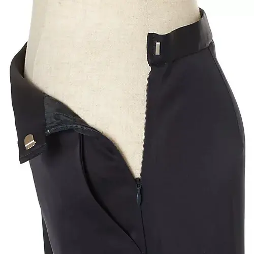 【50代 ファッション】意外。「ネイビーの画像_13