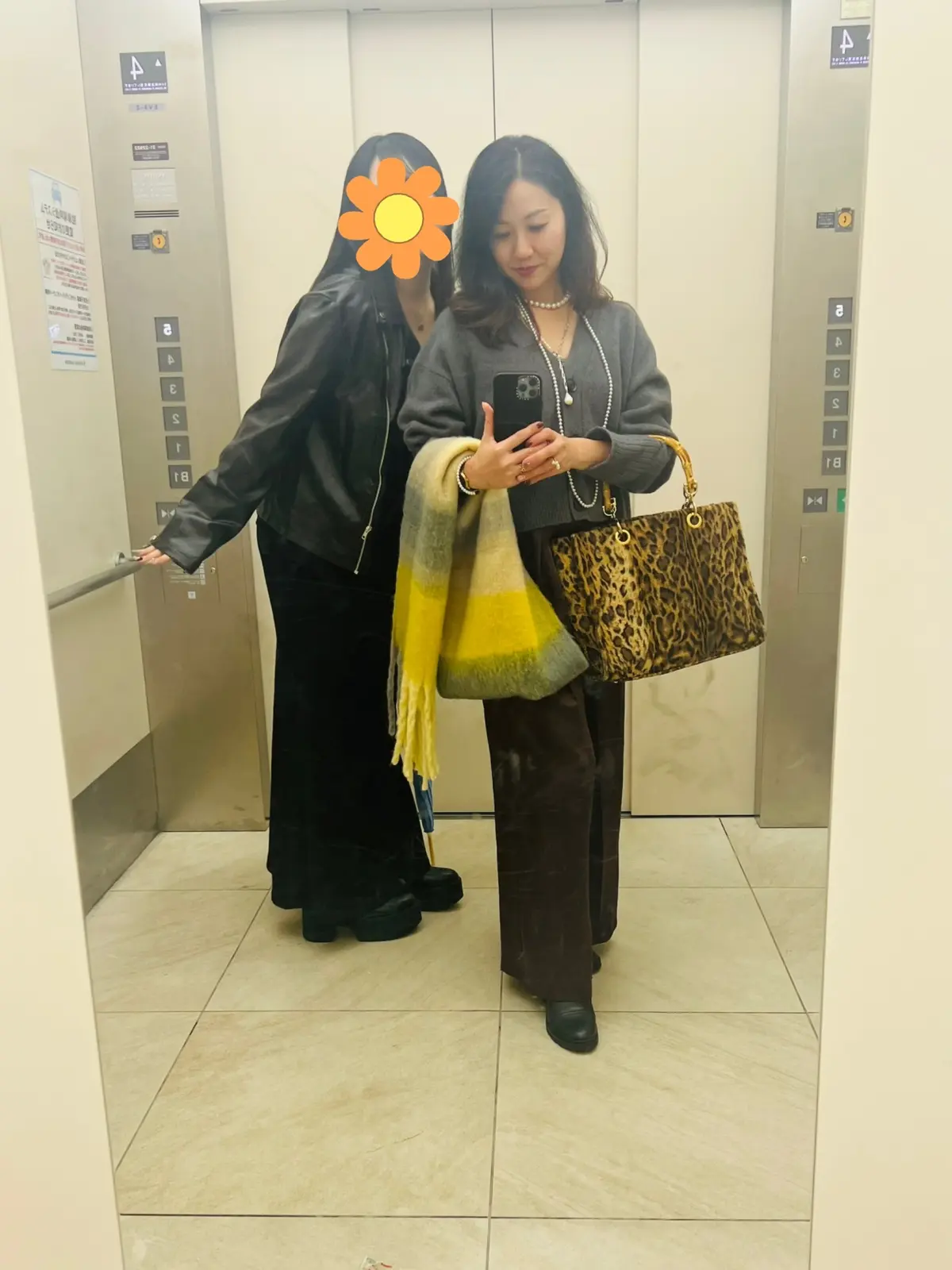 長女と一緒にエレベーターで撮影！