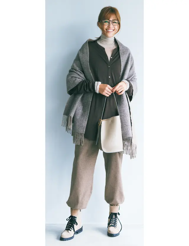 オーラリーのタートルニットのRINA