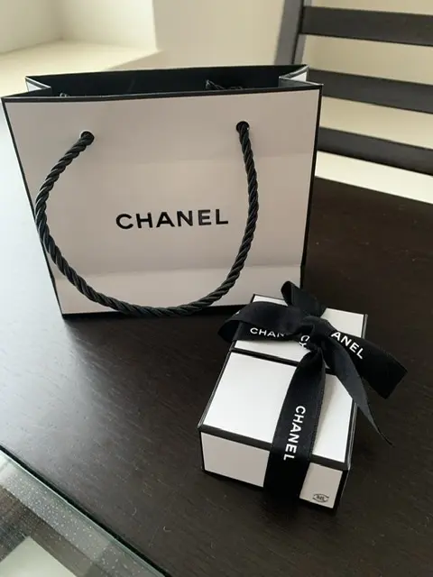 CHANELのプレゼントラッピング