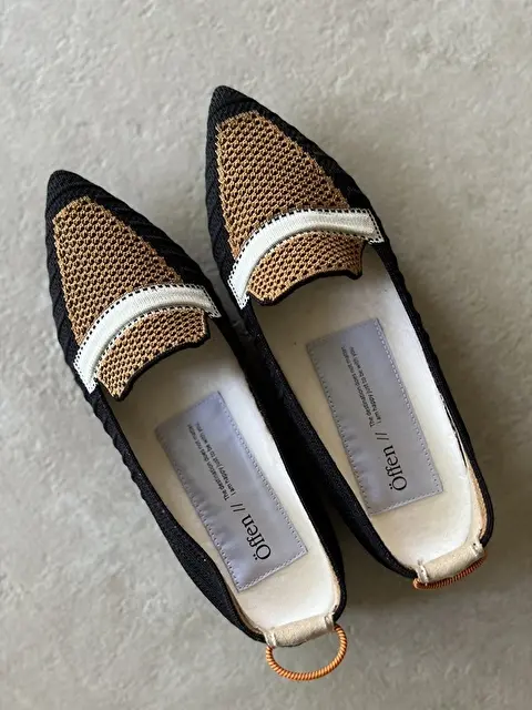 デニムパンツやミニパンツなどにも合いそうなシューズ！