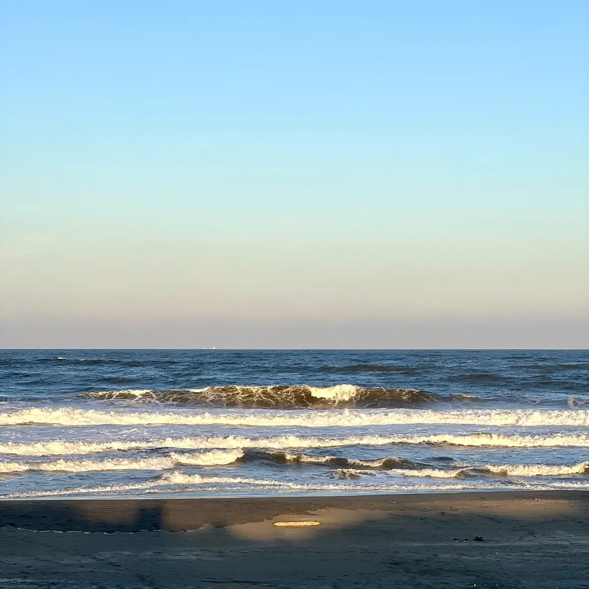 千葉県九十九里の夕暮れの海