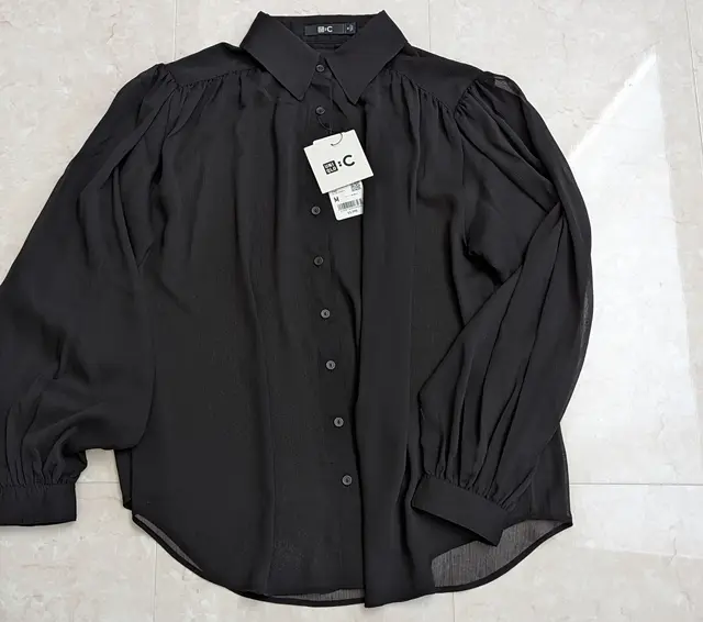 ユニクロ：C　シアーボリュームブラウス