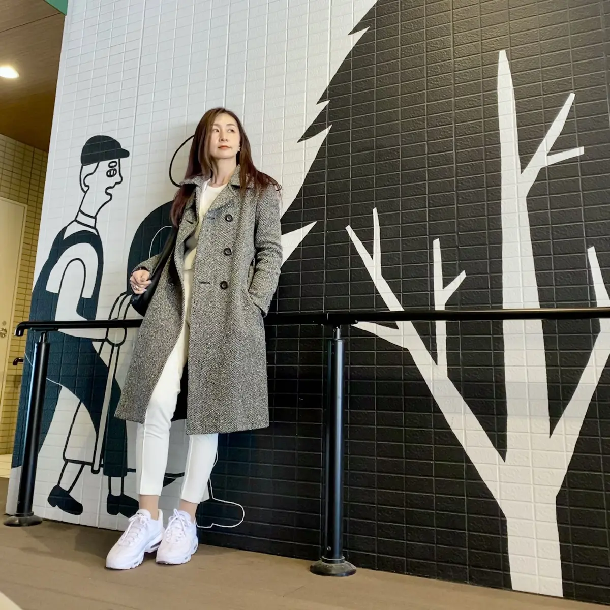 コートでグレーを入れて少し引き締めて