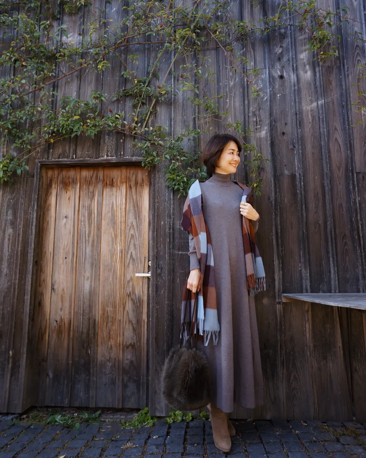 楽に着られるフレアニットワンピースの画像_1