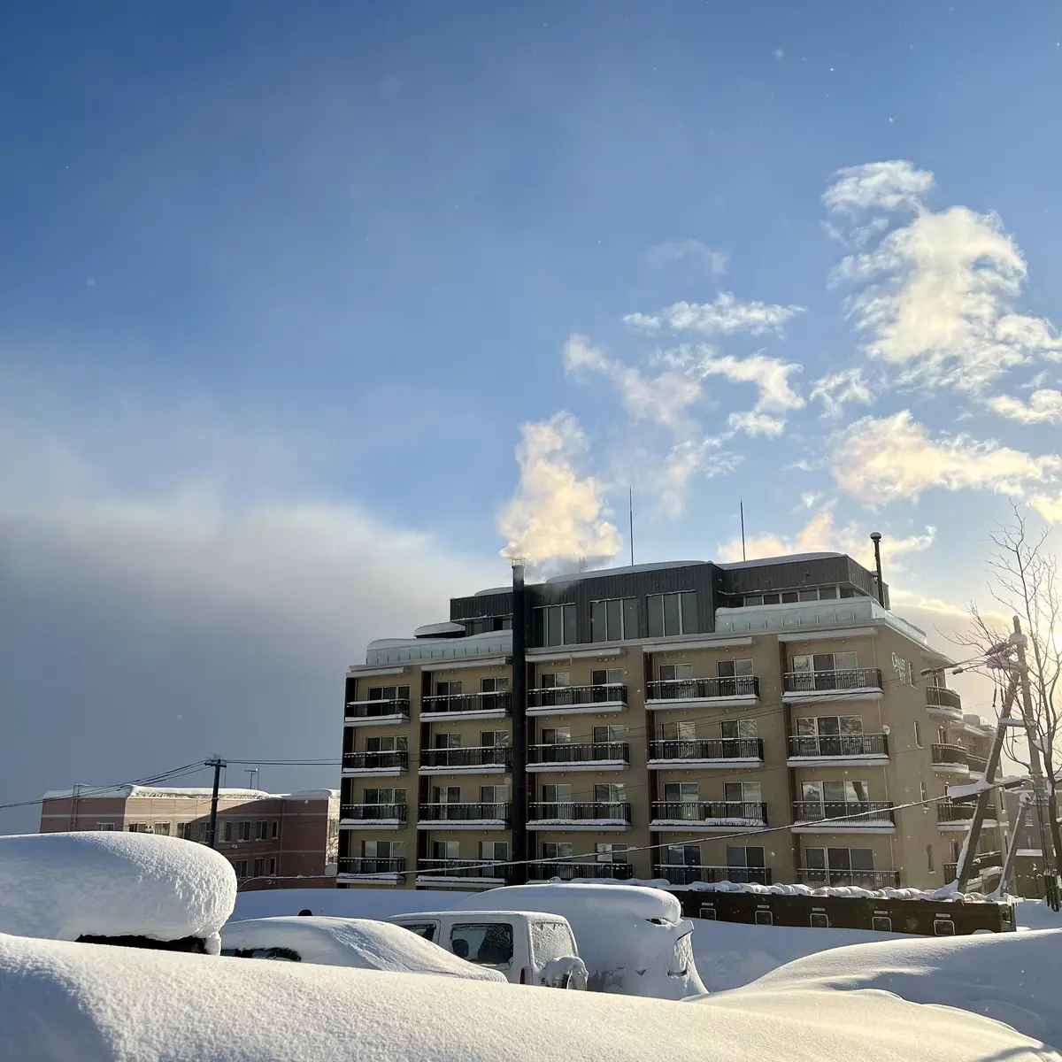 ニセコのヒラフにあるホテル「シャレーアイビー」の外観