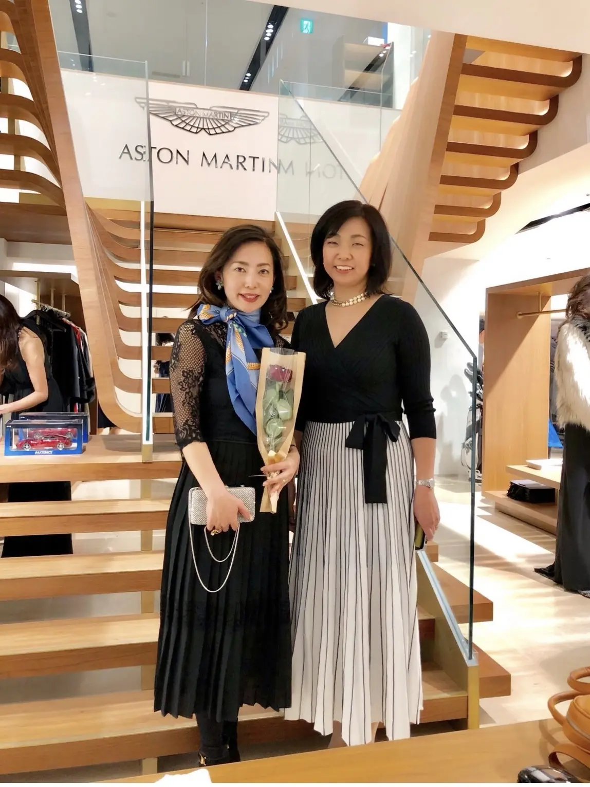 ASTON MARTINのパーティーへ✨の画像_1