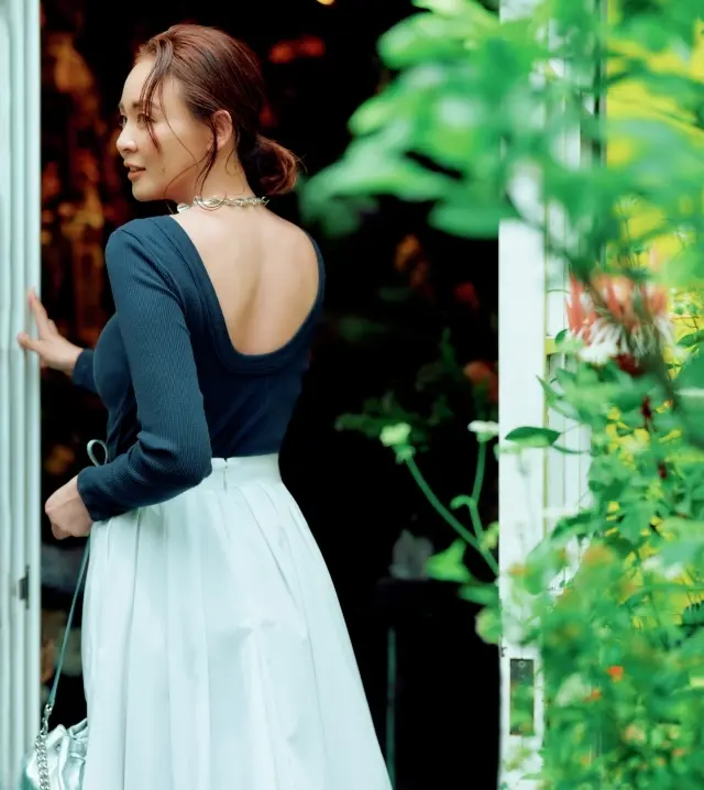 後ろ姿美人なトップス6