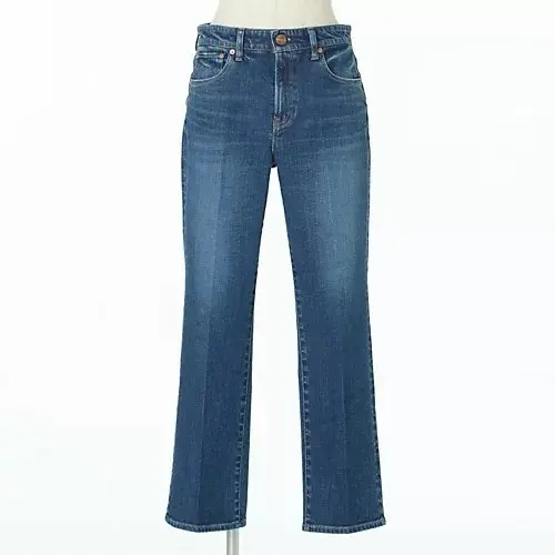 【50代 週末コーデ】袖コンシャスなトッの画像_3