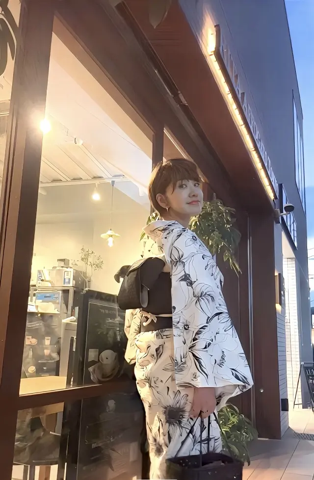 夏の夜風にふかれて、浴衣スタイルで大人時の画像_13