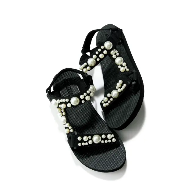 靴（H約2.5）￥28,600／マルティニーク ルコント ルミネ有楽町店（アリゾナ ラブ）