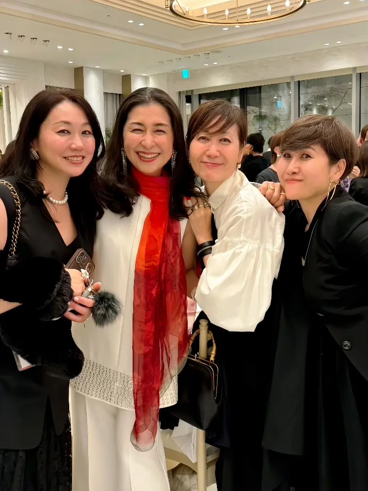 【H&M】白パンツドレスで「ソワレ・ドゥの画像_14