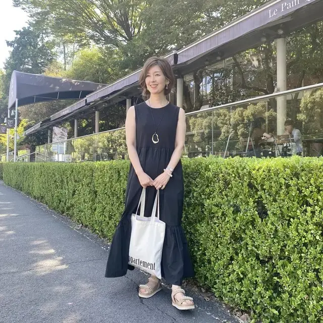 éclat 創刊16周年を記念して作られた特別付録　アパルトモン×エクラ 大人のロゴトートバック