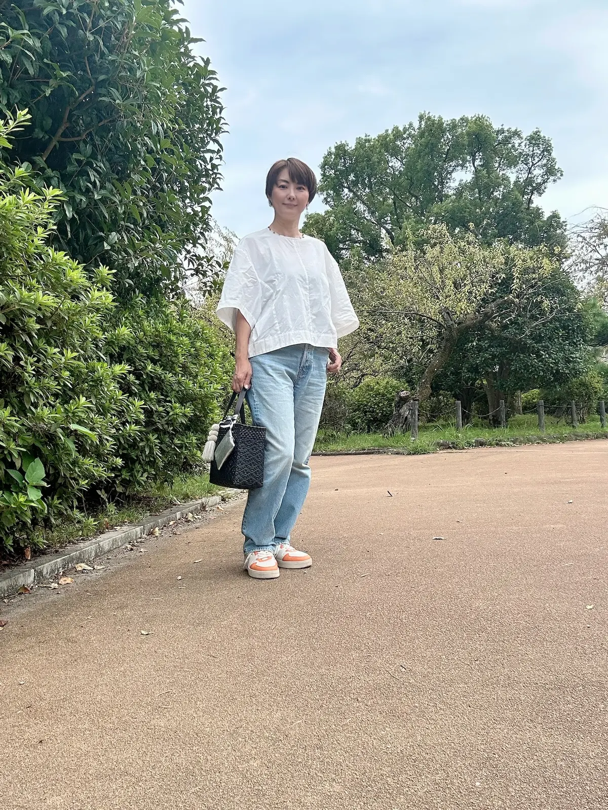 秋のおしゃれは足元から　レザースニーカーの画像_2