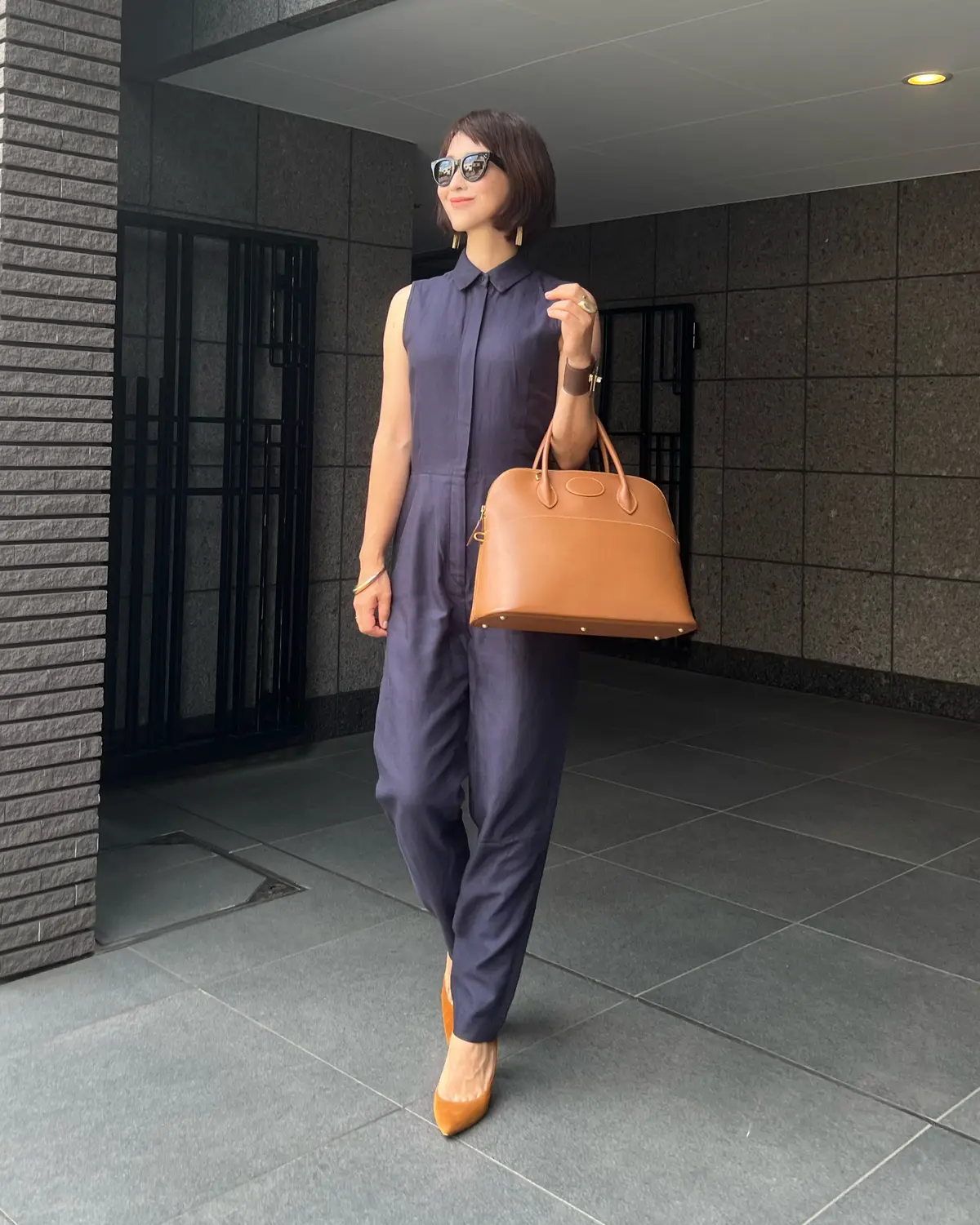 秋を始めるネイビー2コーデの画像_3