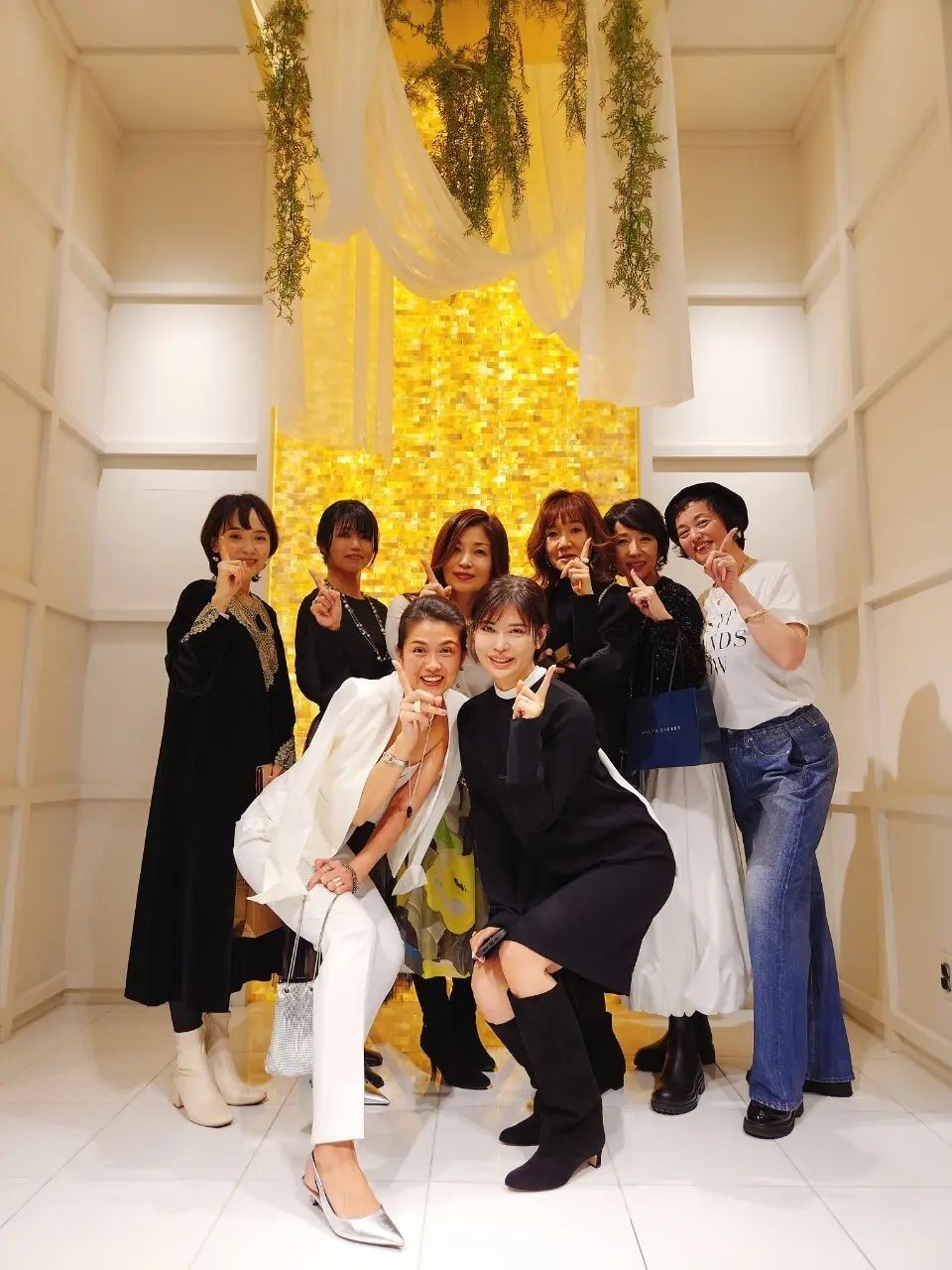 皆で可愛く1のポーズ！