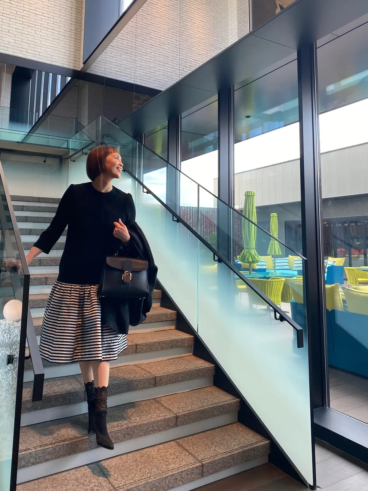 まるでブラックコーデ三姉妹？の画像_2