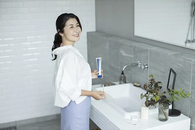 エクラ華組の松ヶ崎由紀子さんが、早速「アパデント」を使ってみた