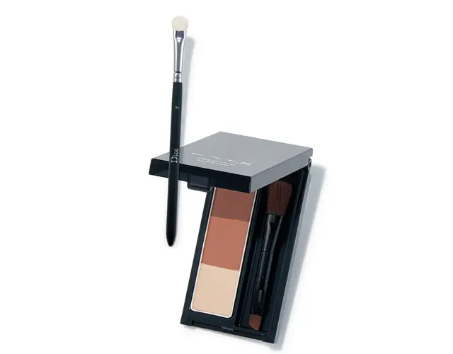 パウダーとブラシ