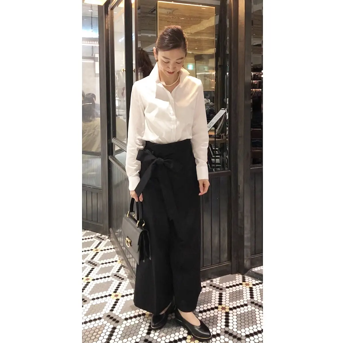 黒スカートで、新宿ビストロカフェへ♩の画像_3