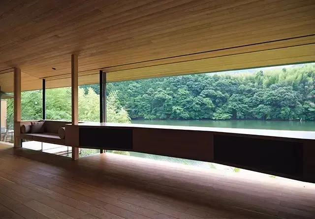 音楽と湖の静謐（せいひつ）さに癒される3室のみの土佐の隠れ宿